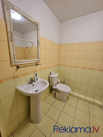 Dzīvespriecīgais dzīvoklis atrodas centrā,renovētā mājā, pēc kapitālā remonta Rīga - foto 14