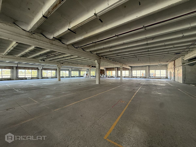 Iznomā  telpas 750 m2. platībā.   + 2. stāvs  + Kravas lifts 2.5 t.  + Stratēģiski izdevīgā Rīga - foto 11