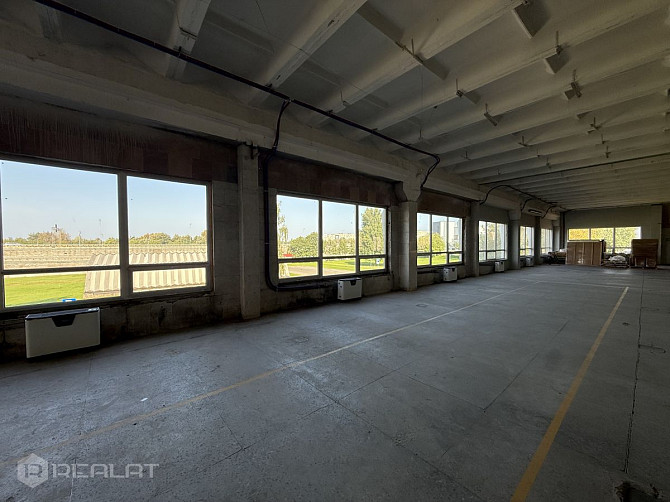 Iznomā  telpas 750 m2. platībā.   + 2. stāvs  + Kravas lifts 2.5 t.  + Stratēģiski izdevīgā Rīga - foto 12