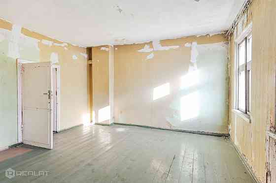 Pārdod daudzdzīvokļu māju Rīgas centrā Brīvības ielā ar kopējo platību 598 kv. m.  Ēkā ir 3 dzīvokļi Rīga