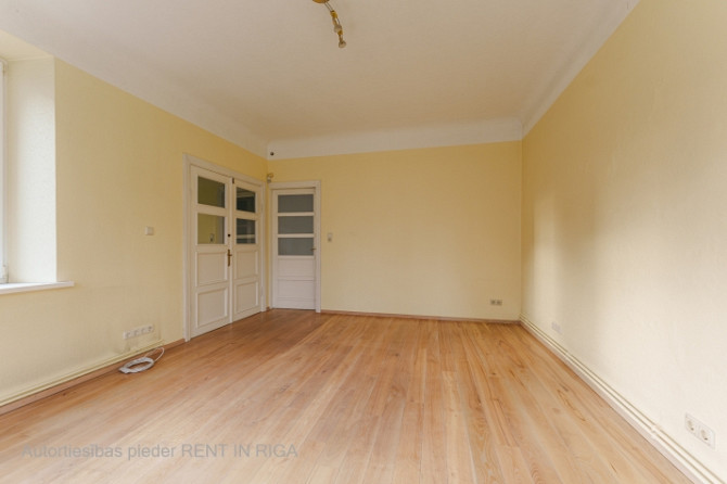 Pārdod mājīgu un gatavu apdzīvošanai privātmāju Rīgas centrā! Šī ir māja, kur satiekas Rīga - foto 11