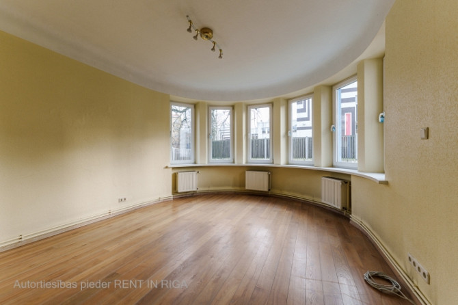 Pārdod mājīgu un gatavu apdzīvošanai privātmāju Rīgas centrā! Šī ir māja, kur satiekas Rīga - foto 10