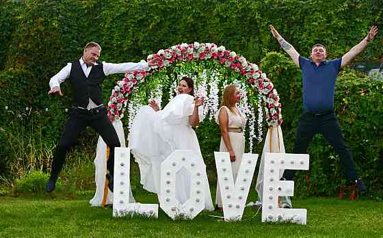 В Риге любое торжество, в подарок скидки юбилярам, свадьбам. Территория=2000 кв. м. с бассейном... Рига