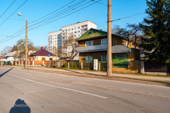 Продается часть дома в тихом и зеленом районе Кенгарага.   Продается половина Рига - изображение 1