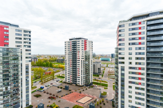 Квартира с сауной на 17 этаже в комплексе Skanstes virsotnes.  Квартира студийного типа: Рига - изображение 17