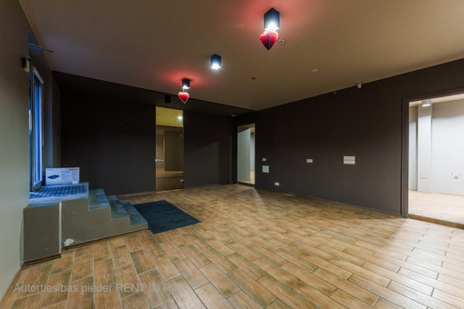 Piedāvājam uz nomu modernas komerctelpas ar kopējo platību 125 m prestižā Rīgas rajonā - Rīga - foto 2