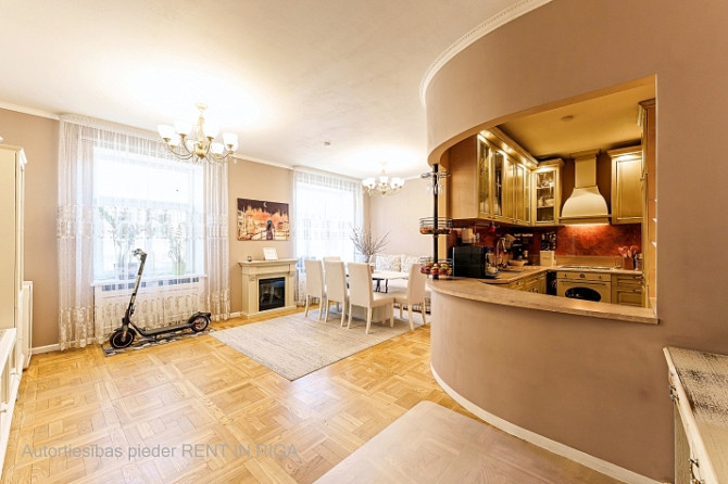 Pārdod 4 istabu dzīvokli ar augstvērtīgu remontu!  Elegants dzīvoklis jūgendstila ēkā Rīga - foto 20