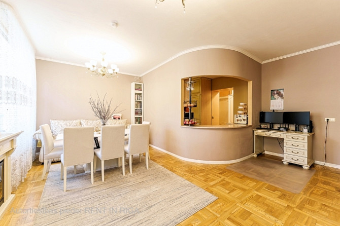 Pārdod 4 istabu dzīvokli ar augstvērtīgu remontu!  Elegants dzīvoklis jūgendstila ēkā Rīga - foto 19