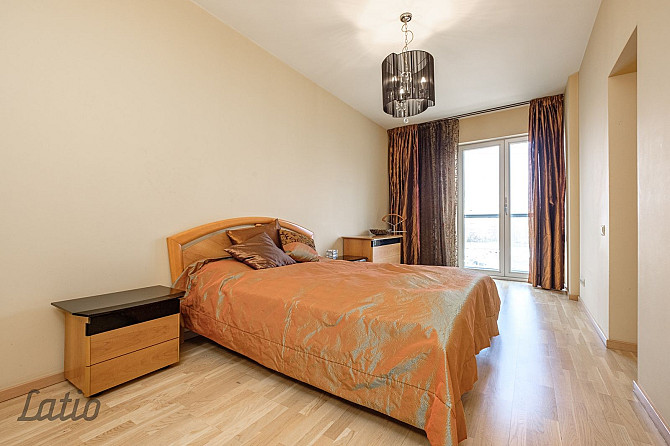 Pārdod 3 istabu dzīvokli Purvciemā, var pārbūvēt un izveidot 4 istabu dzīvokli. Logi vērsti uz saula Рига - изображение 8