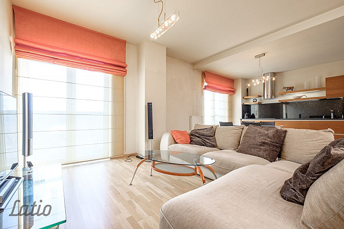 Pārdod plašu, gaišu un saulainu mēbelētu 3 istabu dzīvokli jaunajā projektā Astra Lux, Rīga - foto 6