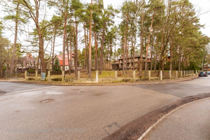 Burvīgs zemes gabals klasiskajā Mežaparka daļā  Hamburgas un Lībekas ielu stūrī.  Zemes Rīga - foto 1