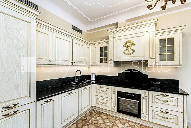Фасадный дом, реновированный дом, балкон, количество спален 2 шт., гостиная, кухня, Рига - изображение 4