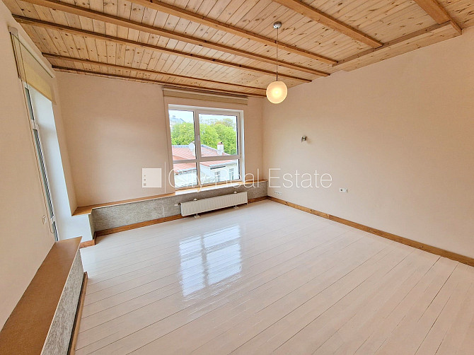 Renovēta māja, iežogota teritorija, ieeja no pagalma, kāpņu telpa pēc kosmētiskā remonta, Rīga - foto 7