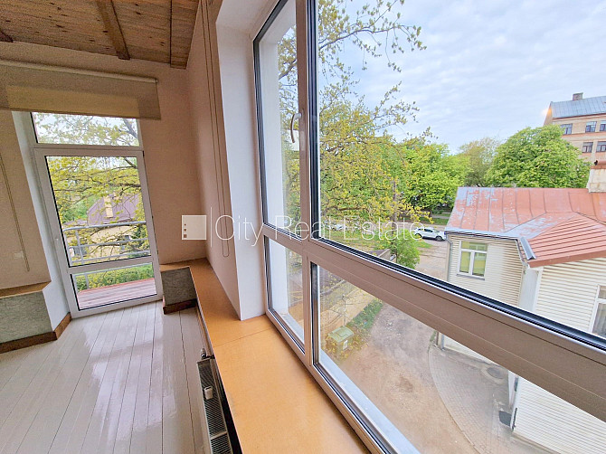 Renovēta māja, iežogota teritorija, ieeja no pagalma, kāpņu telpa pēc kosmētiskā remonta, Rīga - foto 10