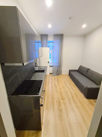 Fasādes māja, renovēta māja, slēgta teritorija, ieeja no ielas un pagalma, ir lifts, kāpņu Rīga - foto 17