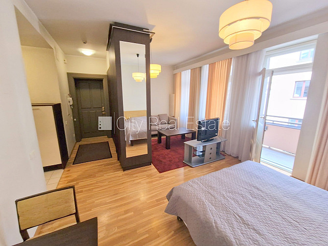 Renovēta māja, labiekārtots apzaļumots pagalms, slēgts pagalms, ir lifts, balkons, logi Rīga - foto 3