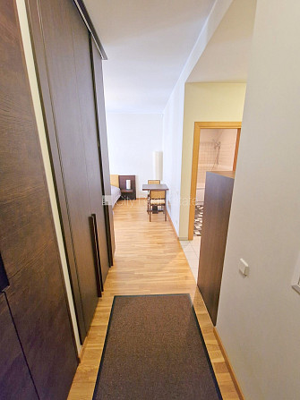 Renovēta māja, labiekārtots apzaļumots pagalms, slēgts pagalms, ir lifts, balkons, logi Rīga - foto 18