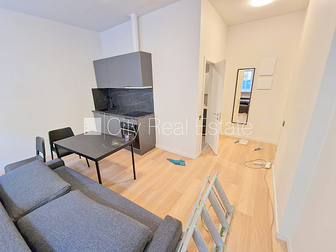 Fasādes māja, renovēta māja, slēgta teritorija, ieeja no ielas un pagalma, ir lifts, kāpņu Rīga - foto 1