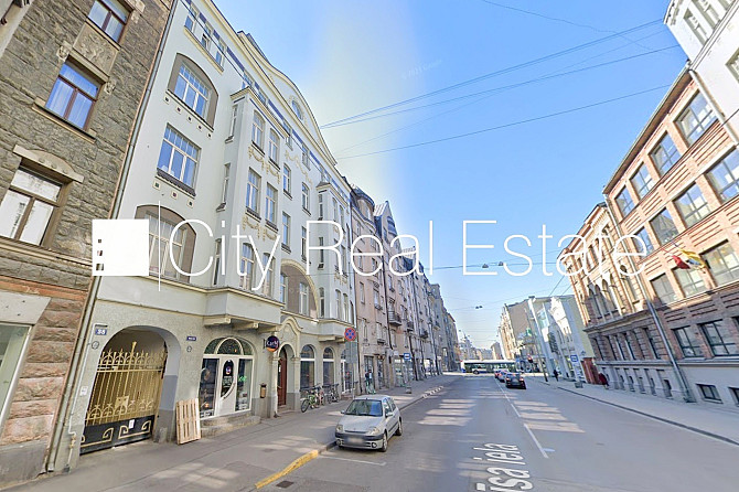 Fasādes māja, renovēta māja, slēgta teritorija, ieeja no ielas un pagalma, ir lifts, kāpņu Rīga - foto 17