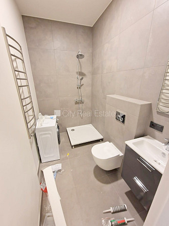 Fasādes māja, renovēta māja, slēgta teritorija, ieeja no ielas un pagalma, ir lifts, kāpņu Rīga - foto 12