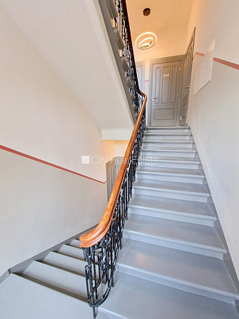 Fasādes māja, renovēta māja, slēgta teritorija, ieeja no ielas un pagalma, ir lifts, kāpņu Rīga - foto 13