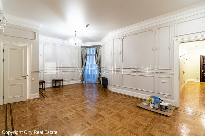 Jaunceltne, slēgts pagalms, ieeja no pagalma, ir lifts, divi balkoni 3 m2, terase 29,20 m2, logi Rīga - foto 7