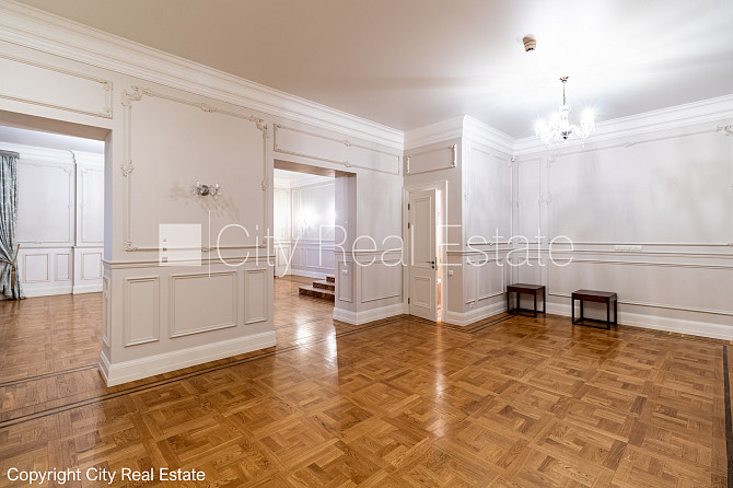 Jaunceltne, slēgts pagalms, ieeja no pagalma, ir lifts, divi balkoni 3 m2, terase 29,20 m2, logi Rīga - foto 6