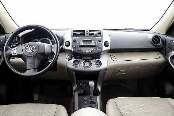Toyota RAV4 Luxury ATM 2.0 112kW Tallina