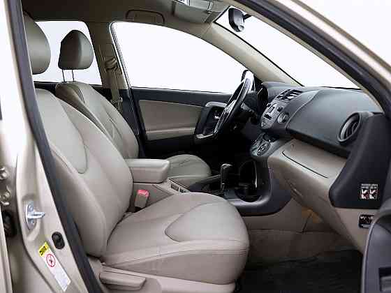 Toyota RAV4 Luxury ATM 2.0 112kW Tallina