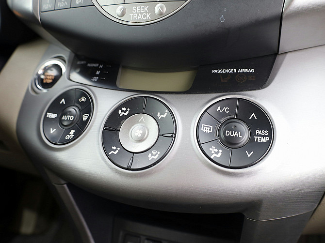 Toyota RAV4 Luxury ATM 2.0 112kW Таллин - изображение 8