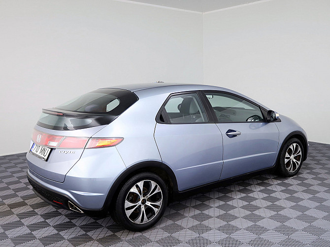 Honda Civic Elegance 1.8 103kW Tallina - foto 3