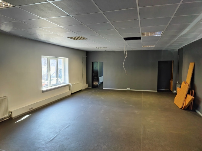 Biroja telpas Torņakalnā.  + 2 telpas (70 + 24m2) kā arī 2 mazas (3 + 3m2) noliktavas telpas; + Rīga - foto 5