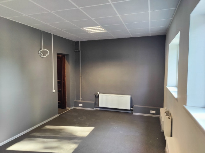 Biroja telpas Torņakalnā.  + 2 telpas (70 + 24m2) kā arī 2 mazas (3 + 3m2) noliktavas telpas; + Rīga - foto 8