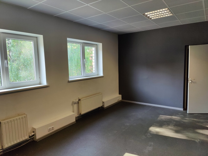 Biroja telpas Torņakalnā.  + 2 telpas (70 + 24m2) kā arī 2 mazas (3 + 3m2) noliktavas telpas; + Rīga - foto 6