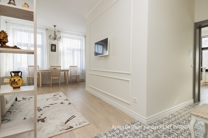 Izīrējam mājīgu, mēbelētu dzīvokli ar skatu uz Daugavu vienā no prestižākajiem rajoniem Rīga - foto 6