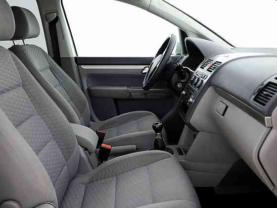 Volkswagen Touran Comfortline Facelift 1.6 75kW Tallina