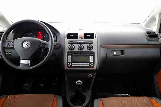 Volkswagen Touran Cross Facelift 2.0 TDI 103kW Tallina