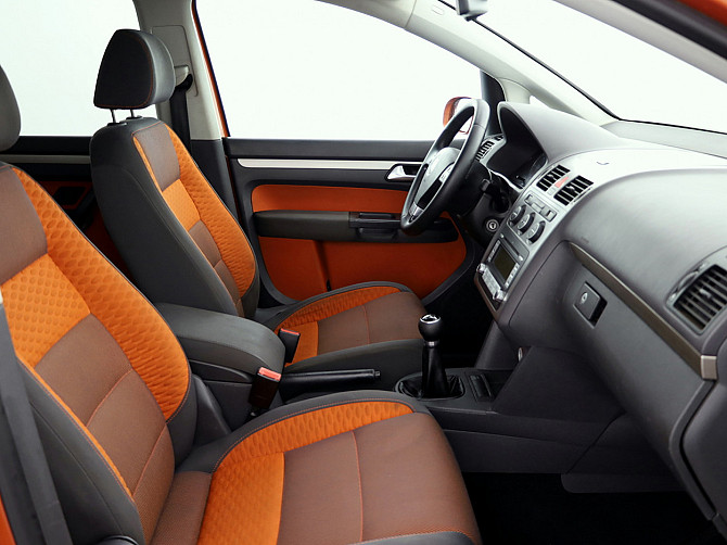 Volkswagen Touran Cross Facelift 2.0 TDI 103kW Tallina - foto 6