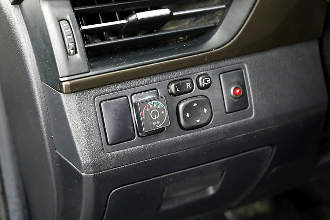 Toyota Avensis Linea Sol LPG ATM 1.8 108kW Таллин - изображение 8