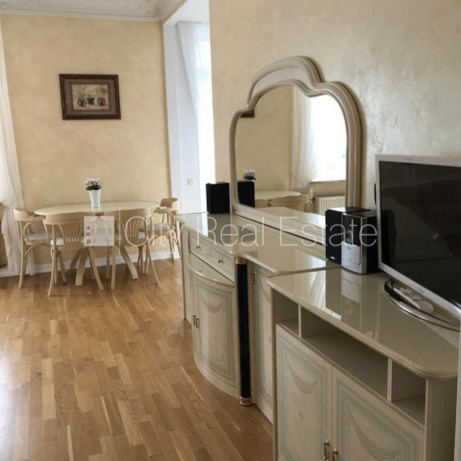 Renovēta māja, labiekārtots apzaļumots pagalms, slēgts pagalms, viena istaba izolēta, studio Rīga - foto 4