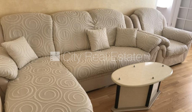 Renovēta māja, labiekārtots apzaļumots pagalms, slēgts pagalms, viena istaba izolēta, studio Rīga - foto 5