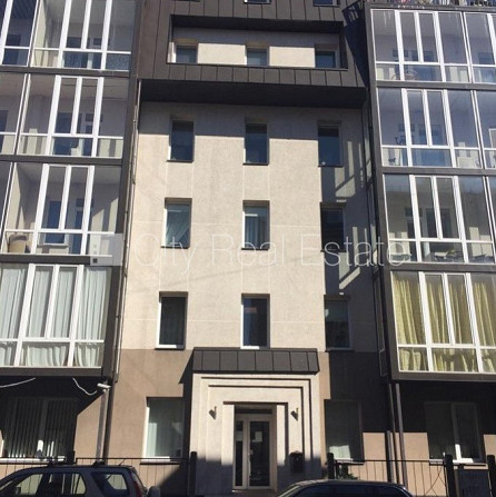 Renovēta māja, labiekārtots apzaļumots pagalms, slēgts pagalms, viena istaba izolēta, studio Rīga - foto 17