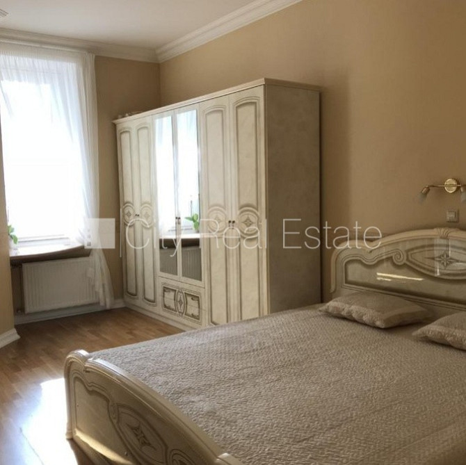 Renovēta māja, labiekārtots apzaļumots pagalms, slēgts pagalms, viena istaba izolēta, studio Rīga - foto 6