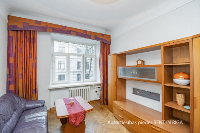 Tiek izīrēts patiesi mājīgs un pārdomāts 65m2 divu guļamistabu dzīvokli vēstniecību Rīga - foto 1