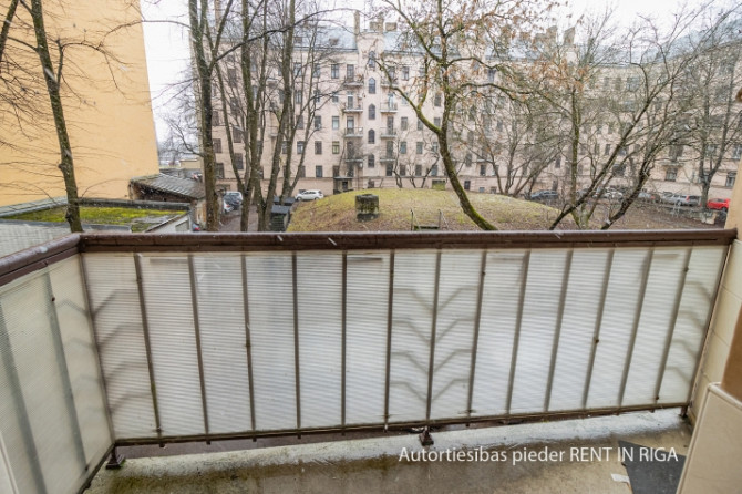 Tiek izīrēts patiesi mājīgs un pārdomāts 65m2 divu guļamistabu dzīvokli vēstniecību Rīga - foto 6