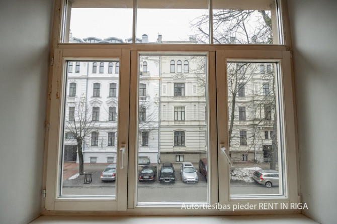 Tiek izīrēts patiesi mājīgs un pārdomāts 65m2 divu guļamistabu dzīvokli vēstniecību Rīga - foto 2
