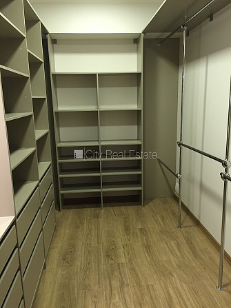 Fasādes māja, renovēta māja, labiekārtota apzaļumota teritorija, ieeja no ielas, ir lifts, Rīga - foto 13