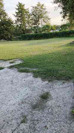 Piedāvāju Zāles/Krūmu Pļaušanas Pakalpojumus. Ar Trimmeri. Kā Arī Mauriņa Pļaušanu. Strādāju... Jelgava