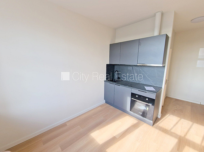 Fasādes māja, renovēta māja, slēgts pagalms, ieeja no ielas, ir lifts, kāpņu telpa bez Rīga - foto 2