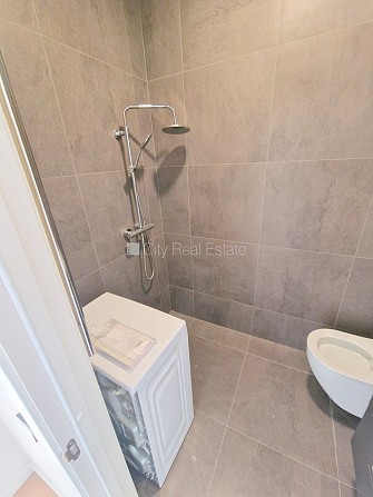Fasādes māja, renovēta māja, slēgts pagalms, ieeja no ielas, ir lifts, kāpņu telpa bez Rīga - foto 11
